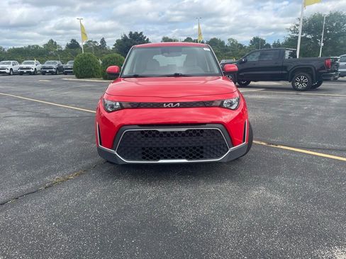 Used 2023 Kia Soul LX image 2