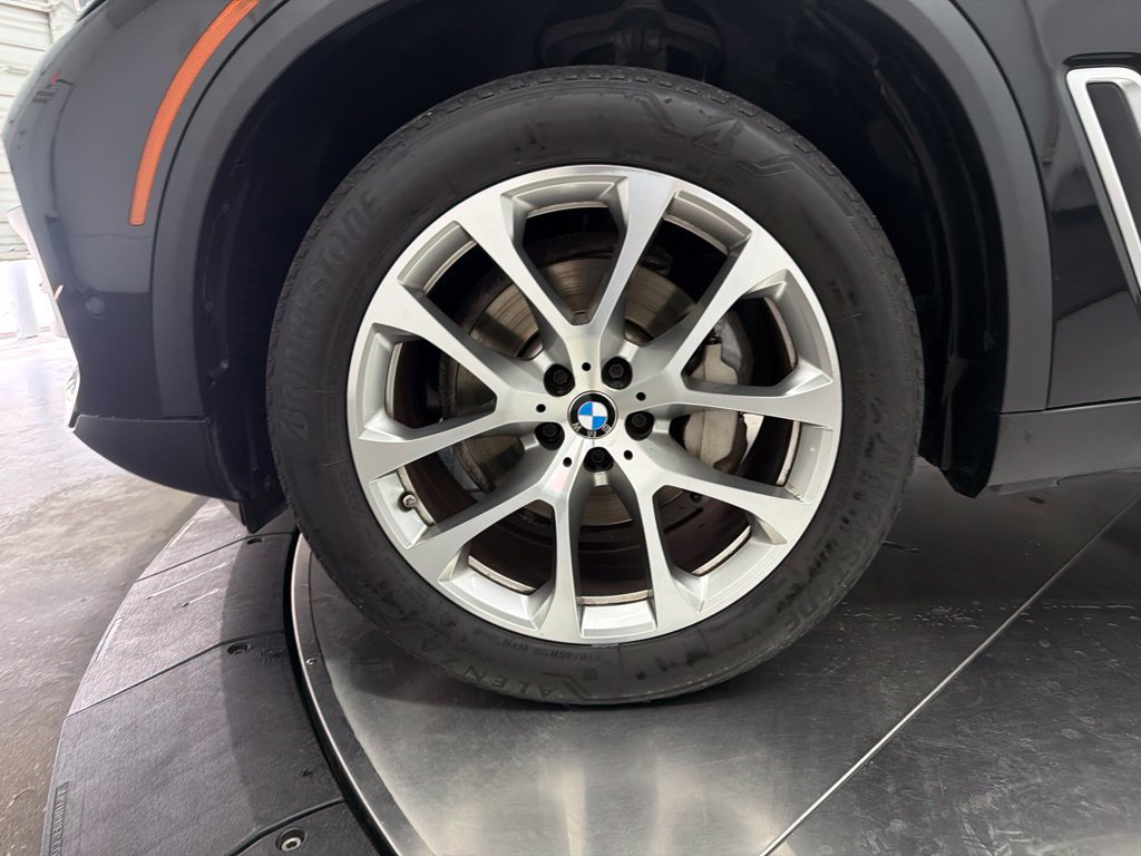 Used 2021 BMW X5 sDrive40i w/ Premium Package 3 RWD image 9