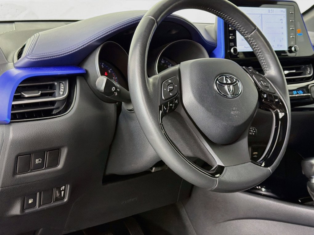 Used 2022 Toyota C-HR XLE FWD image 38
