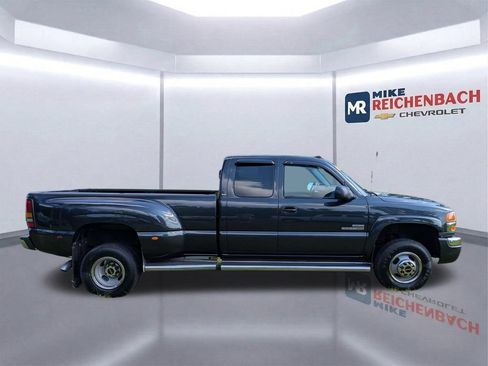 Used 2004 GMC Sierra 3500 SLE w/ Heavy-Duty Power Package RWD image 3