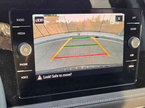 New 2026 Volkswagen Taos SE image 12