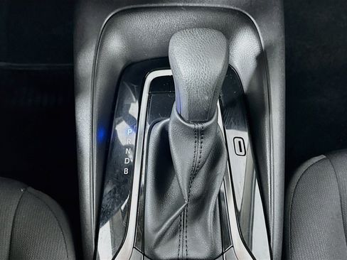 Used 2025 Toyota Corolla LE FWD image 24