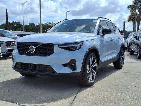 New 2026 Volvo XC40 B5 Ultra AWD/4WD image 3