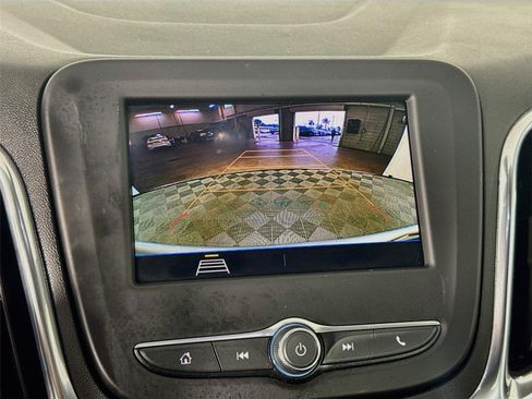 Used 2020 Chevrolet Equinox LT FWD image 16