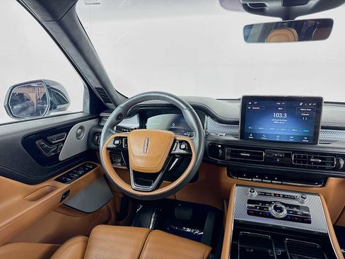 Used 2023 Lincoln Aviator Black Label w/ Dynamic Handling Package image 23