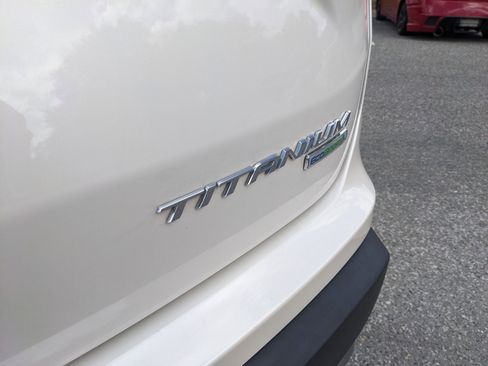 Used 2019 Ford Edge Titanium image 15