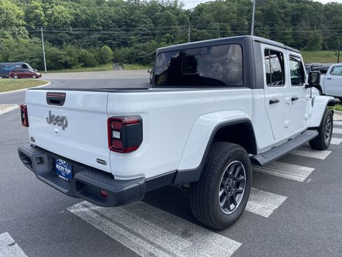 Used 2020 Jeep Gladiator Overland image 5