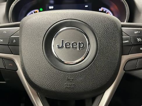 Used 2018 Jeep Grand Cherokee Limited AWD/4WD image 15