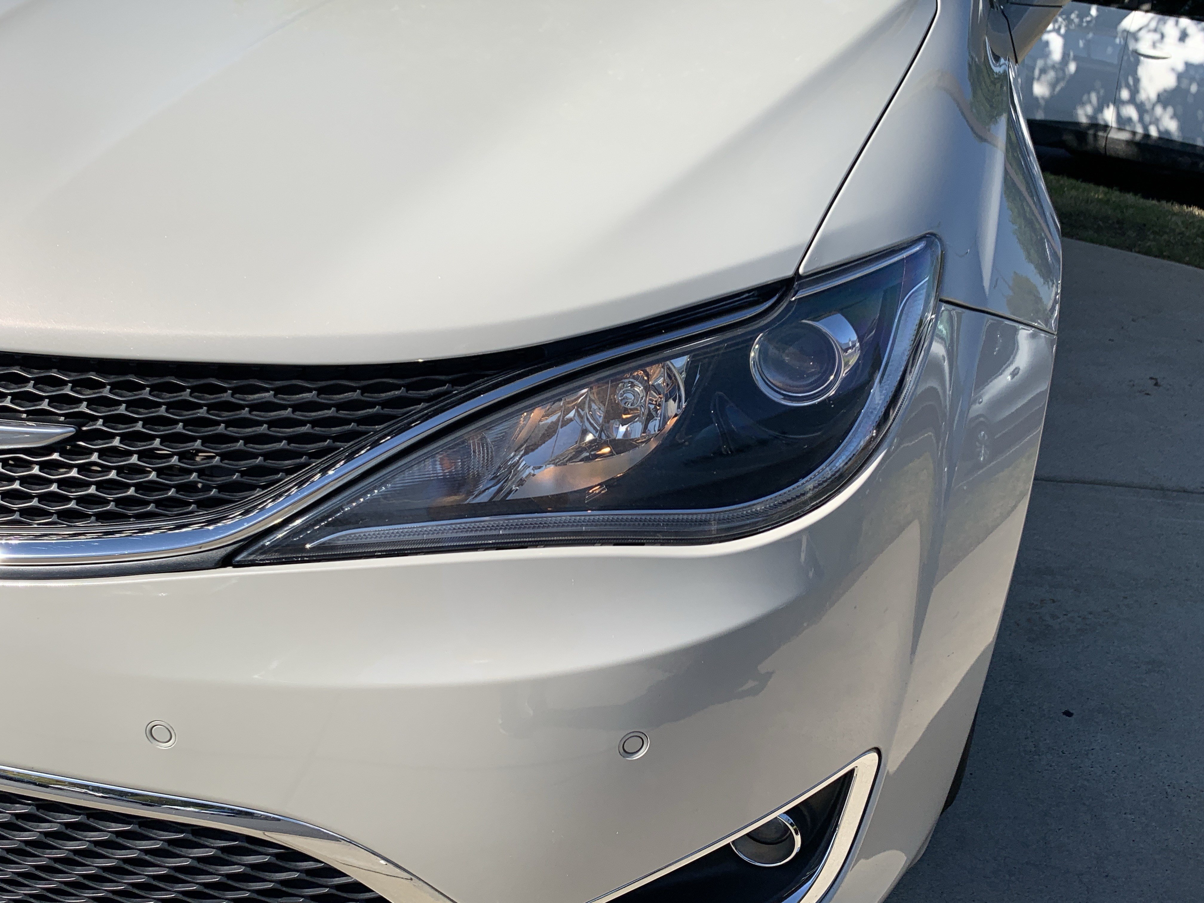 Used 2019 Chrysler Pacifica Touring-L Plus w/ Advanced Safetytec Group FWD image 6