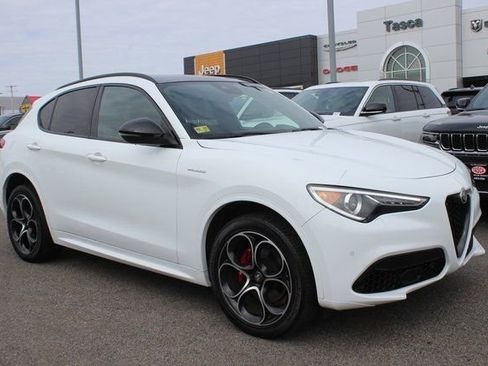 Used 2023 Alfa Romeo Stelvio Veloce image 1