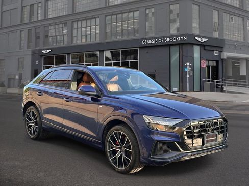 Used 2021 Audi Q8 Prestige AWD/4WD image 7