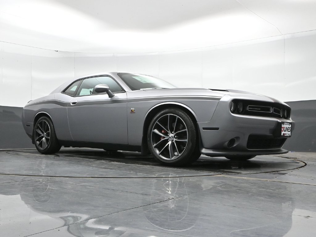 Used 2016 Dodge Challenger R/T Scat Pack RWD image 44