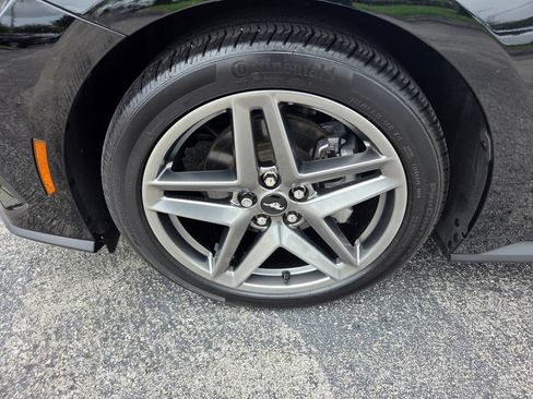 Used 2025 Ford Mustang Premium RWD image 4