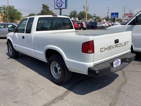 Used 2002 Chevrolet S10 Pickup 4x4 Extended Cab w/ Comfort Convenience Pkg image 12