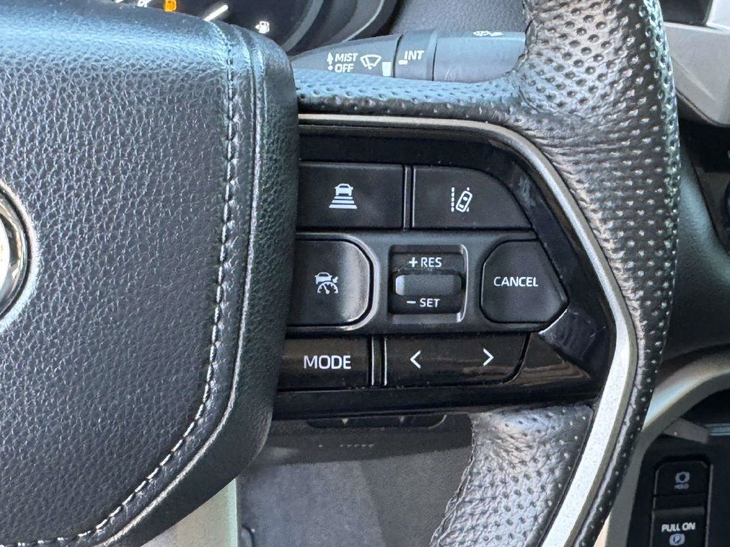 Used 2023 Toyota Tundra Limited AWD/4WD image 12