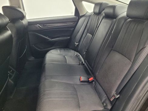 Used 2018 Honda Accord Touring image 18