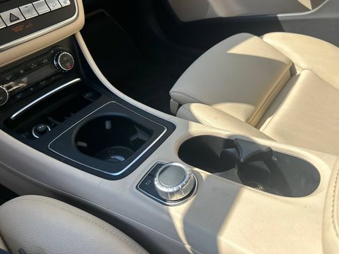 Used 2018 Mercedes-Benz GLA 250 4MATIC image 18