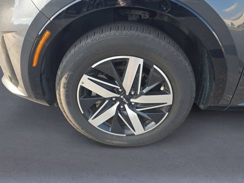 Used 2023 Kia Sorento S FWD image 10
