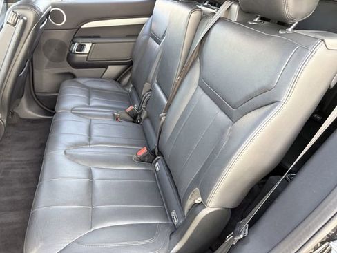 Used 2020 Land Rover Discovery Landmark AWD/4WD image 26
