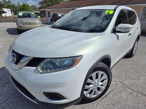 Used 2014 Nissan Rogue S image 1