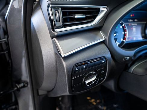 Used 2023 INFINITI QX50 Luxe image 39