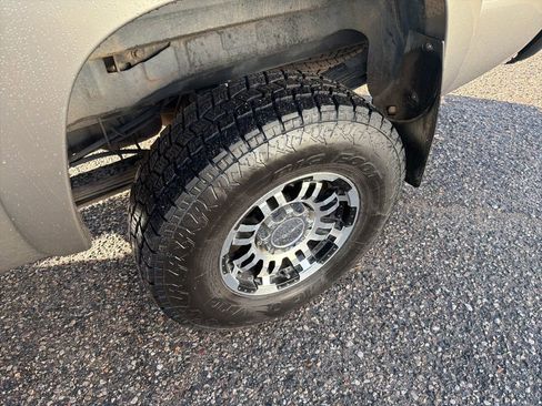 Used 2003 Chevrolet Silverado 2500 LS w/ Skid Plate Package image 32
