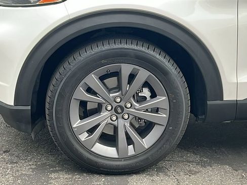 Certified 2023 Ford Explorer XLT w/ Equipment Group 202A AWD/4WD image 8