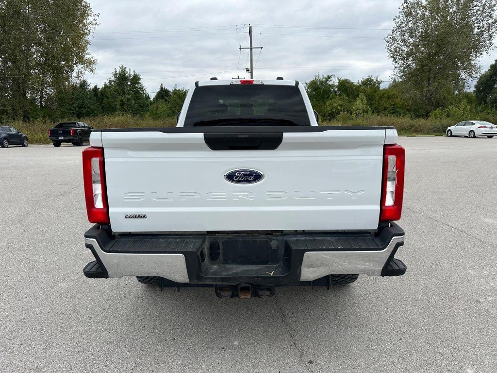 Used 2024 Ford F250 XLT AWD/4WD image 3