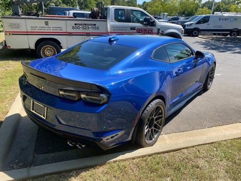 Used 2021 Chevrolet Camaro SS RWD image 30