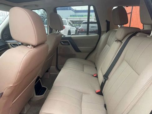 Used 2013 Land Rover LR2 HSE image 9