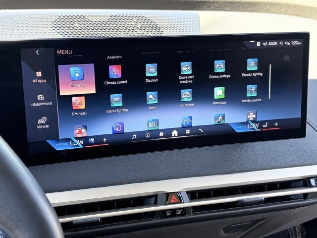 Used 2024 BMW iX xDrive50 w/ Convenience Package AWD/4WD image 28