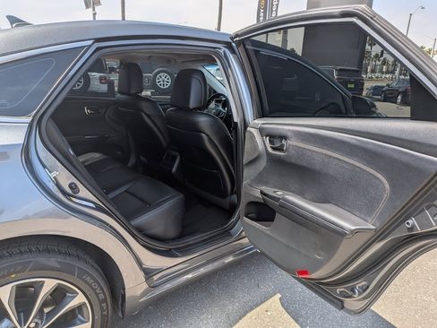 Used 2017 Toyota Avalon XLE image 16