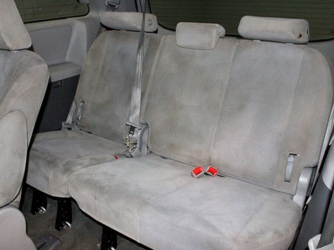 Used 2015 Toyota Sienna L image 21