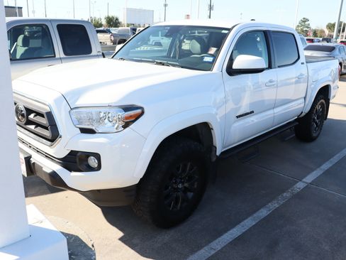 Used 2023 Toyota Tacoma SR5 image 5