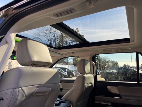 Used 2025 Ford Expedition Max Active image 11