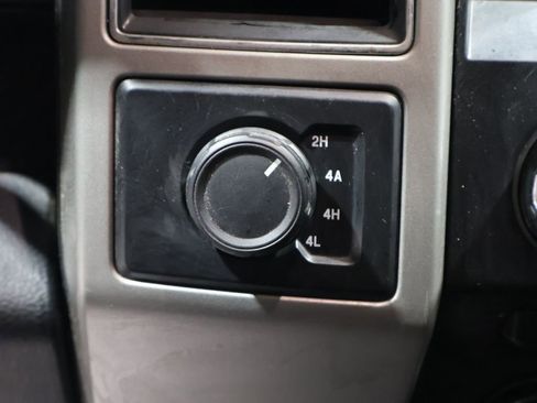 Used 2017 Ford F150 Lariat image 32