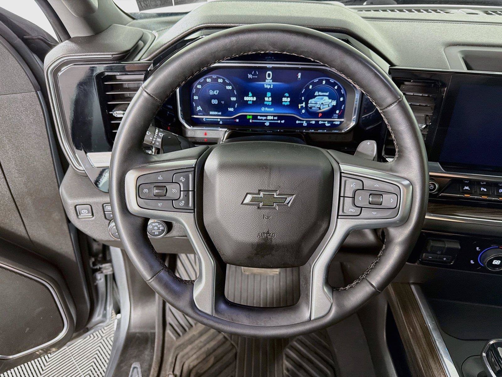 Used 2023 Chevrolet Silverado 1500 RST AWD/4WD image 3
