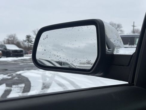 Used 2016 Chevrolet Equinox LTZ w/ Enhanced Convenience Package image 26