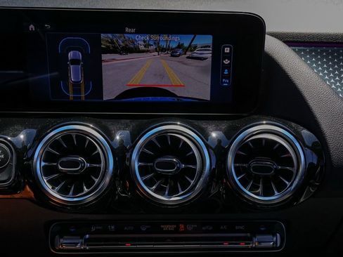 Used 2025 Mercedes-Benz GLA 250 image 30