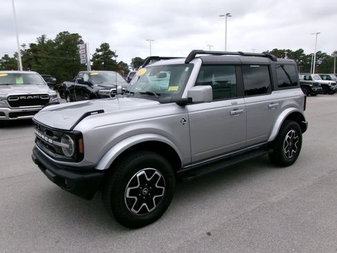Used 2022 Ford Bronco Outer Banks AWD/4WD image 3