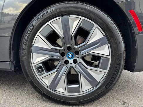 Used 2023 BMW iX xDrive50 w/ Premium Package AWD/4WD image 16
