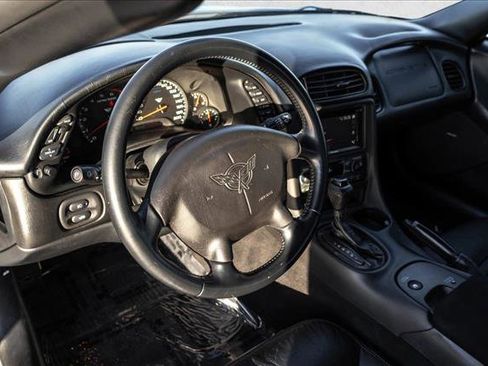 Used 2002 Chevrolet Corvette Coupe w/ Preferred Equipment Group2 image 10