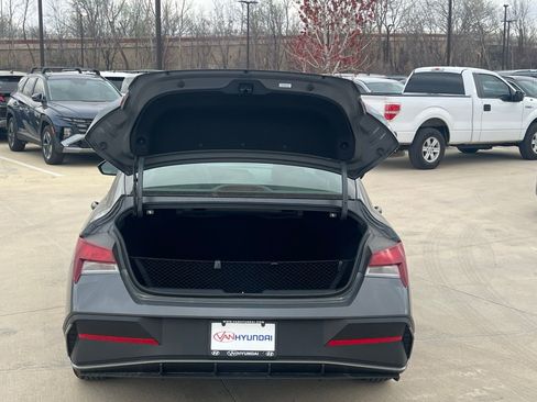 New 2026 Hyundai Elantra SE image 14