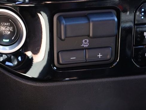 Used 2023 Chevrolet Silverado 1500 High Country w/ High Country Premium Package AWD/4WD image 20