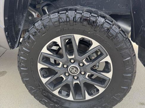 Used 2024 Toyota Tundra Limited AWD/4WD image 21