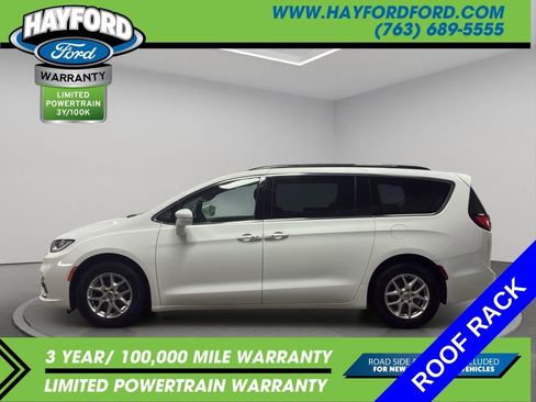 Used 2022 Chrysler Pacifica Touring-L FWD image 2