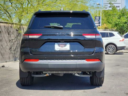 New 2026 Jeep Grand Cherokee Limited w/ Limited Altitude Package AWD/4WD image 8