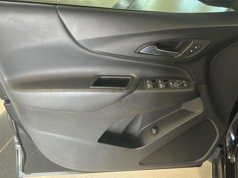 Used 2022 Chevrolet Equinox LT FWD image 8