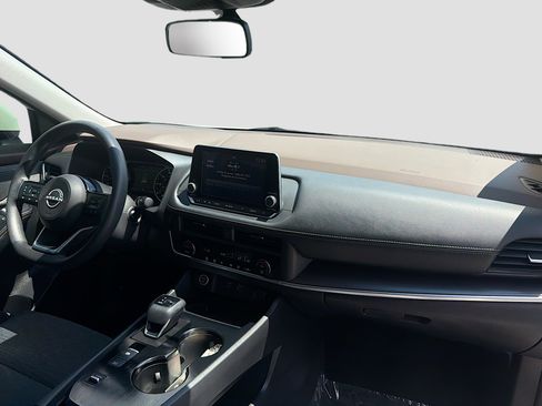 Used 2023 Nissan Rogue SV image 32