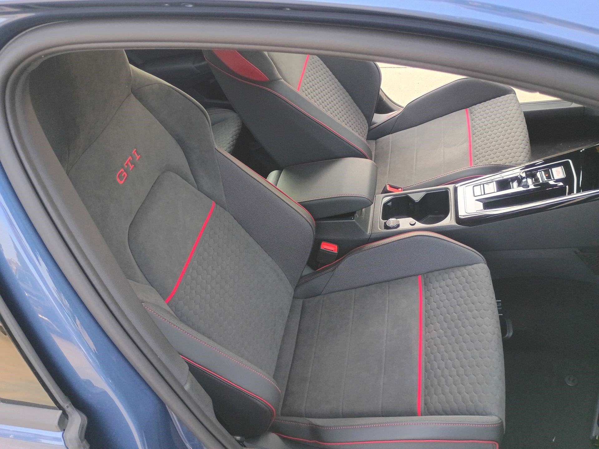 New 2026 Volkswagen GTI SE FWD image 27